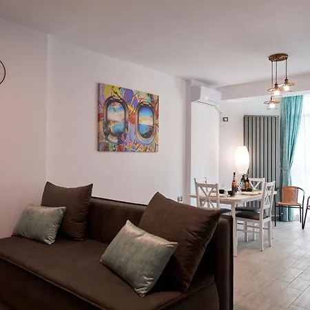 Azur 91 - Pool & Spa Beach Daire Navodari