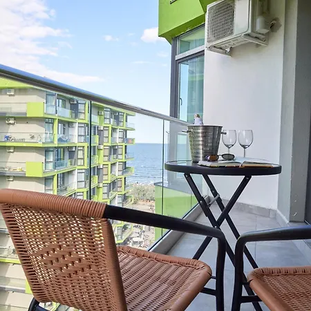Azur 91 - Pool & Spa Beach Apartment *
